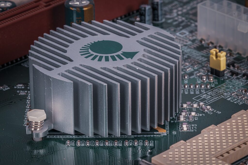 heat sink, slats, cooling, computer, circuit board, technology, electronics, semiconductor, chip, hardware, circuit, microchip, component, resistance, printed circuit board, digital, electricity, motherboard, metal, aluminum, heat sink, heat sink, heat sink, heat sink, heat sink, semiconductor, motherboard